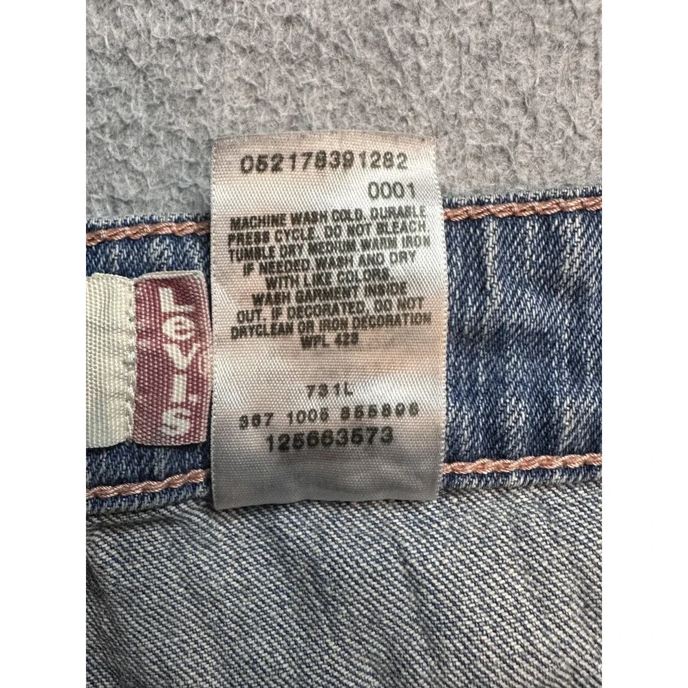 VTG Levi's 515 Capri Jeans‎ Womens 10 Blue Medium Wash Stretch Denim Embroidered